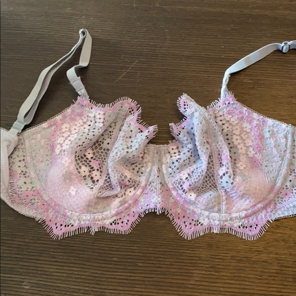 Bra - Picture 1 of 4